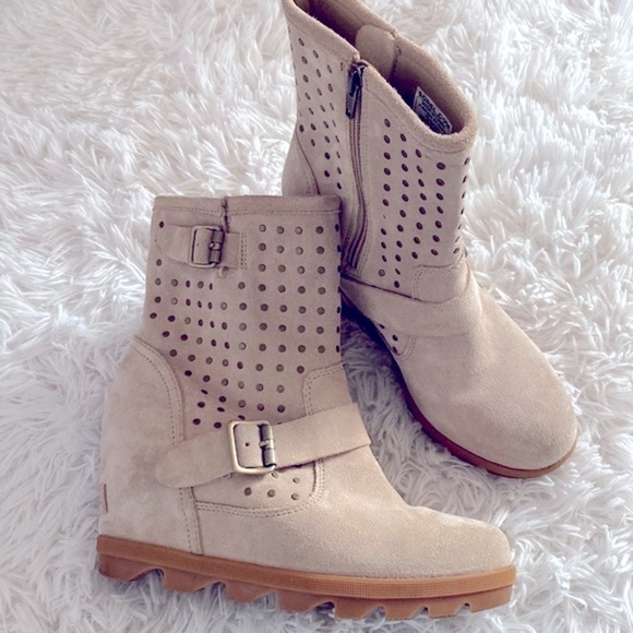 NWOT Sorel Joan of arc studded wedge ankle boots - Picture 6 of 10